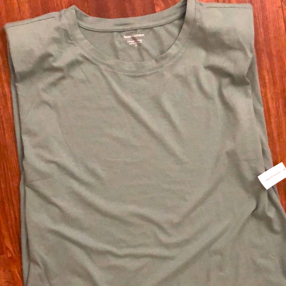 Banana Republic Padded Shoulder tank sz M